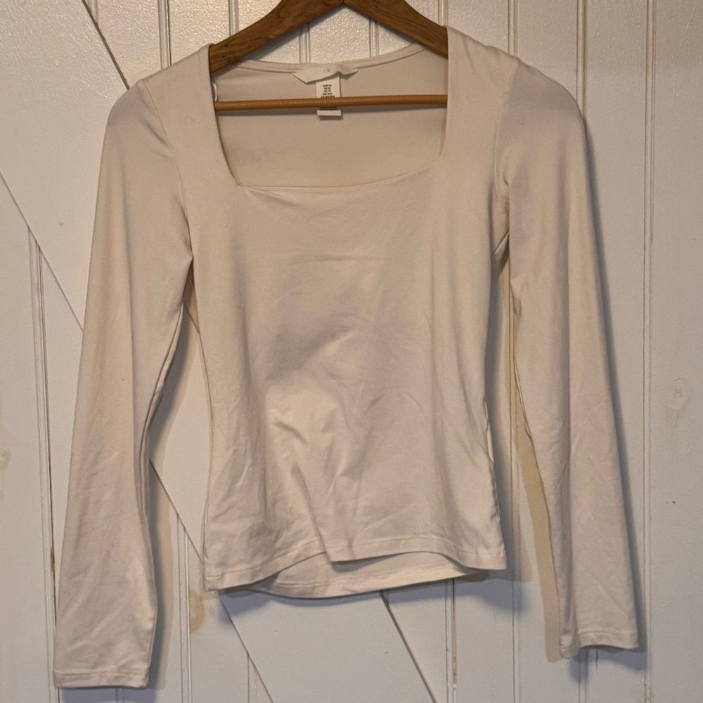 H&M Off White Fitted Top Women’s Size xSmall Square Neck Long Sleeve Shirt
